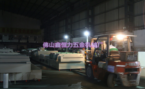 鑫恒力專利產(chǎn)品，全自動水平電解退黑鈦流水線出貨