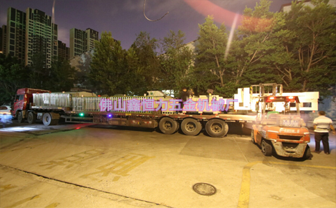 鑫恒力專利產(chǎn)品，全自動水平電解退黑鈦流水線出貨