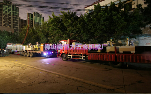 鑫恒力專利產(chǎn)品，全自動水平電解退黑鈦流水線出貨